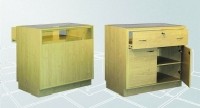 Verkaufstheke m. Glasschubfach und Türen